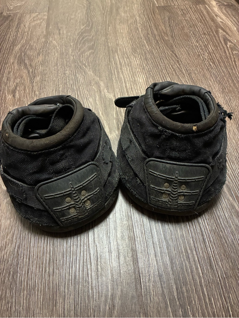 Old Mac’s Hoof Boots For Horses, Size 4